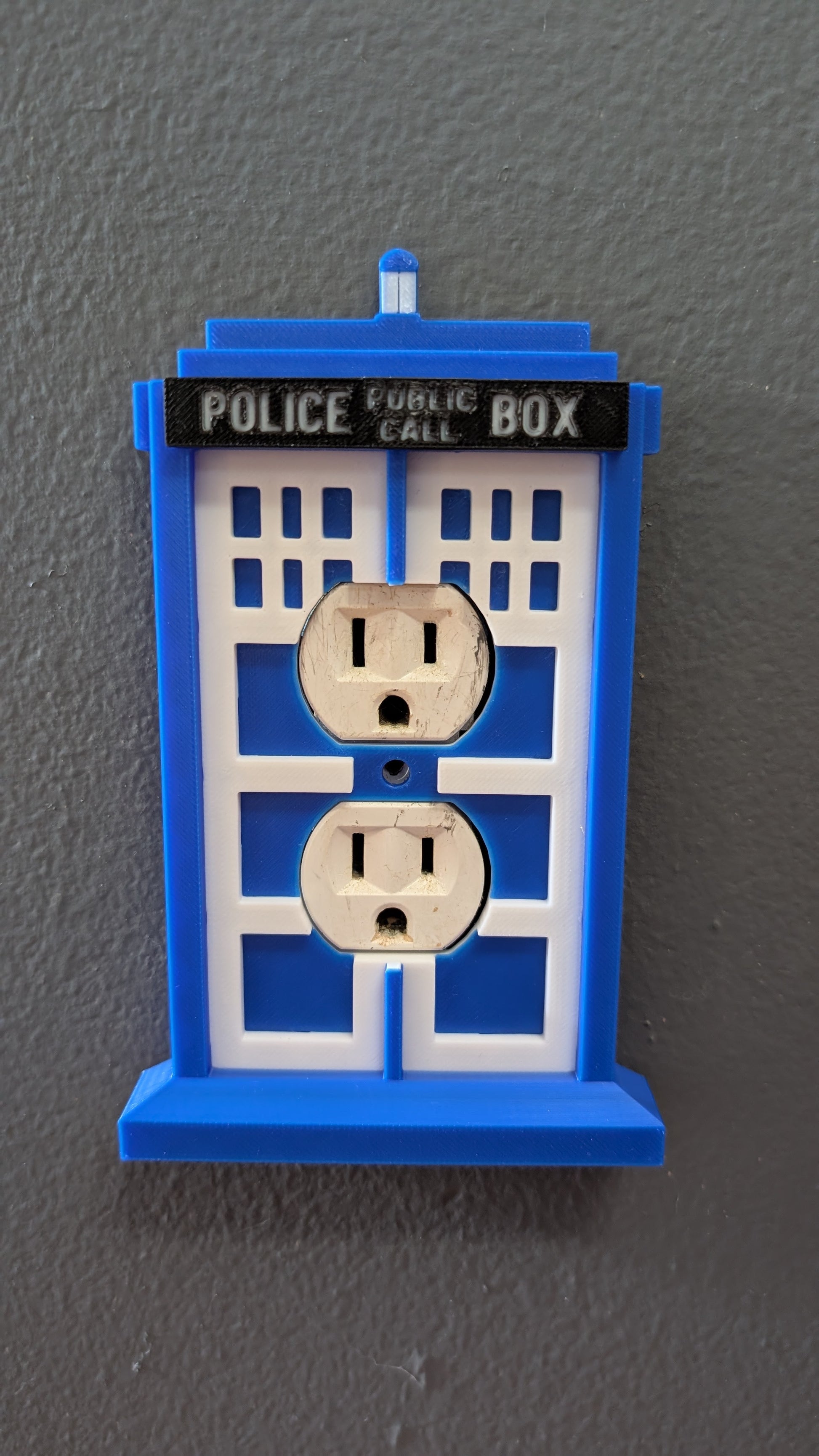 3d printed custom dr who inspired tardis police box outlet cover